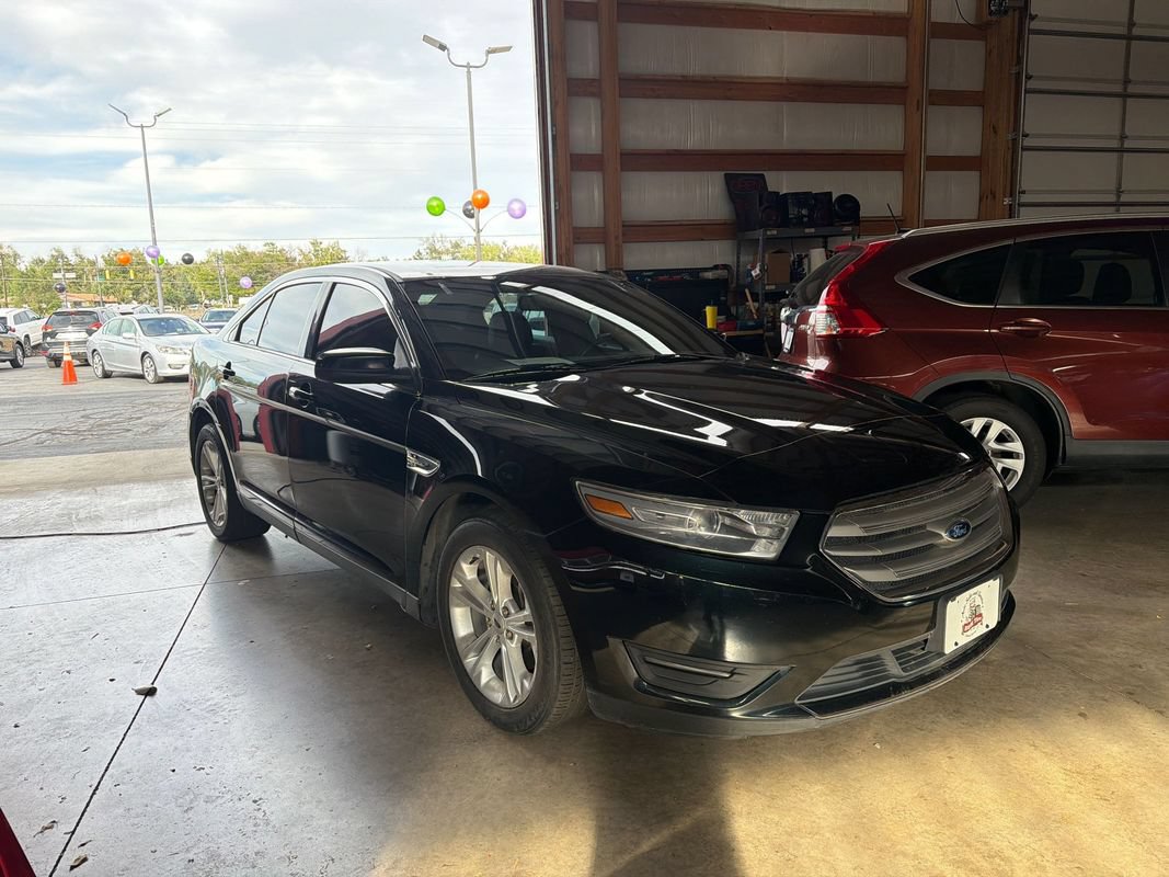Used 2014 Ford Taurus SEL w/ Equipment Group 201A FWD image 6