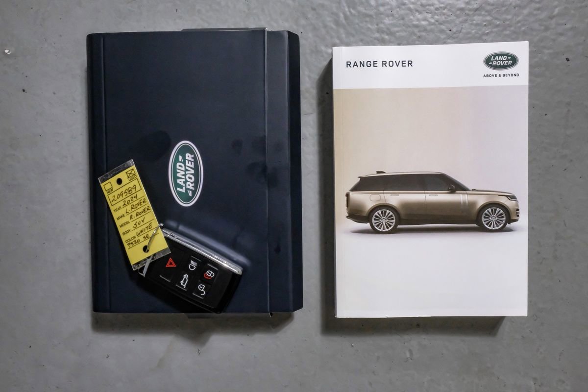 Used 2024 Land Rover Range Rover SE image 52
