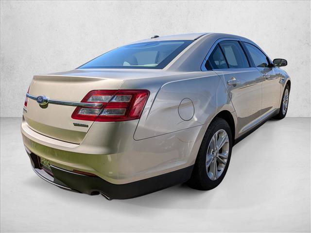 Used 2017 Ford Taurus SE FWD image 4