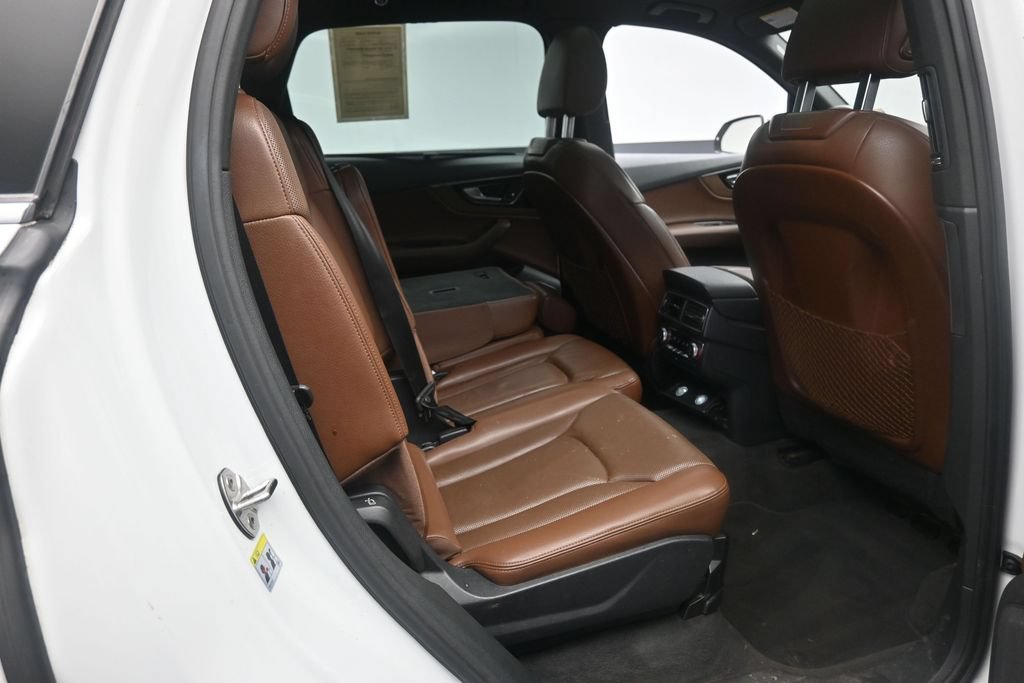 Used 2017 Audi Q7 3.0T Premium Plus w/ Premium Plus Package AWD/4WD image 24