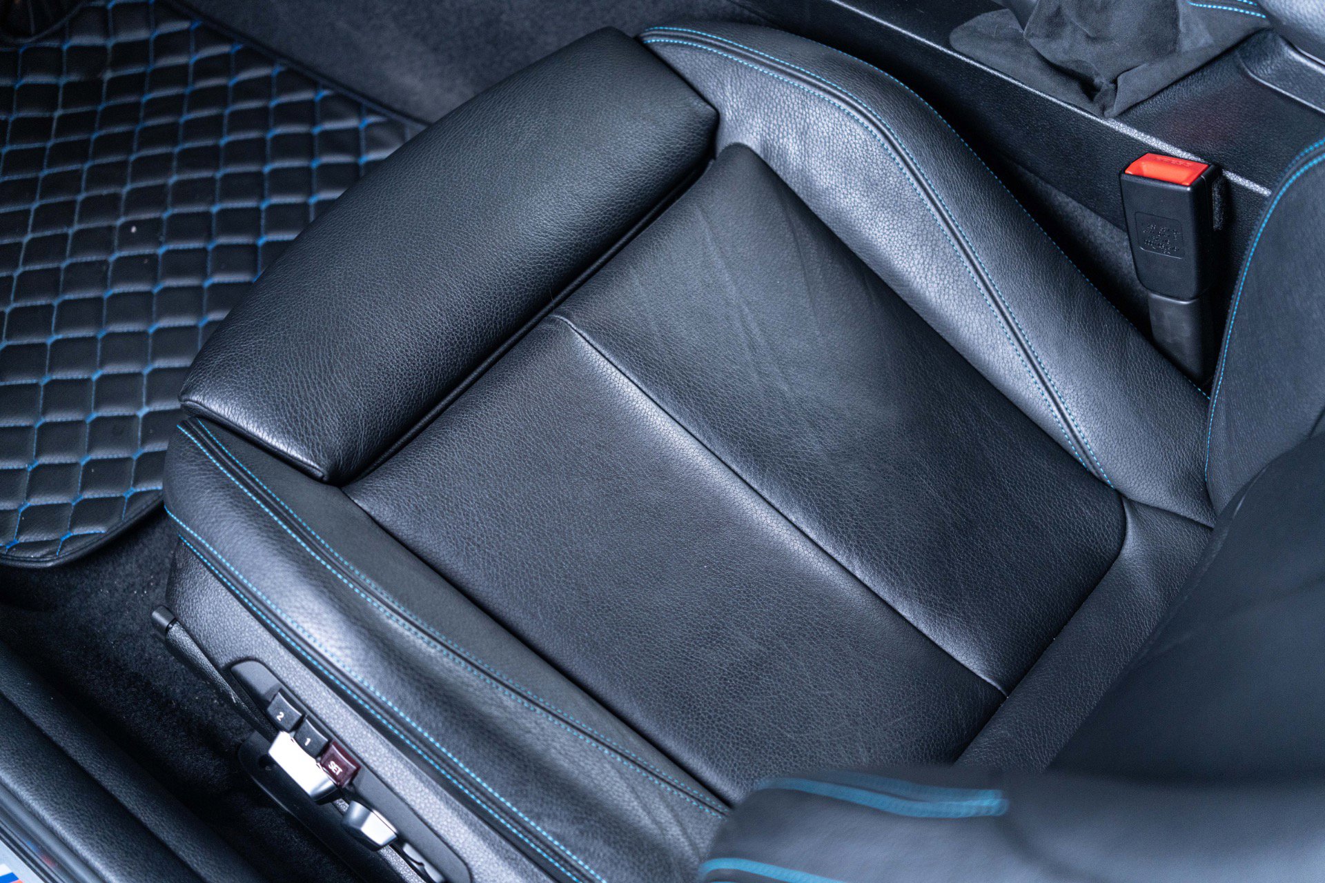 Used 2017 BMW M2 RWD image 43