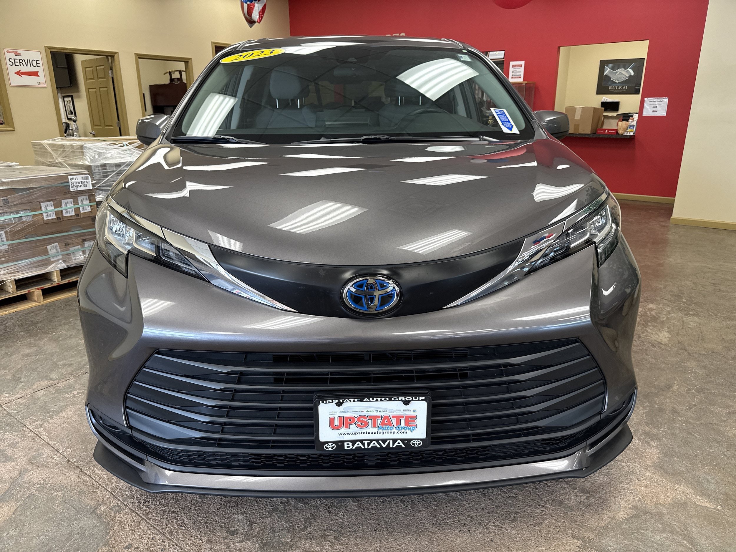 Used 2023 Toyota Sienna LE FWD image 18