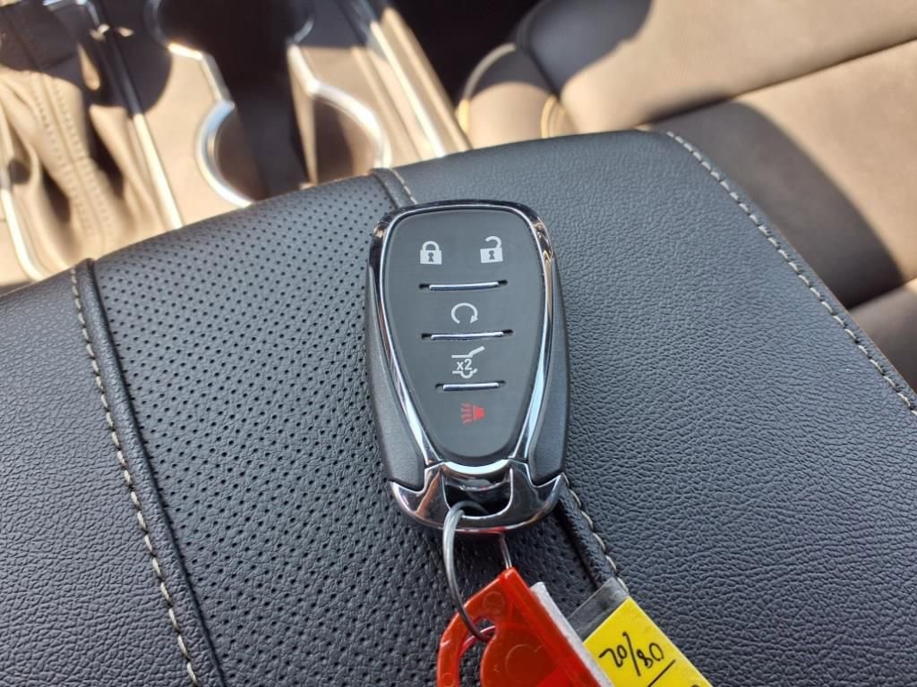 Used 2022 Chevrolet Traverse Premier image 11