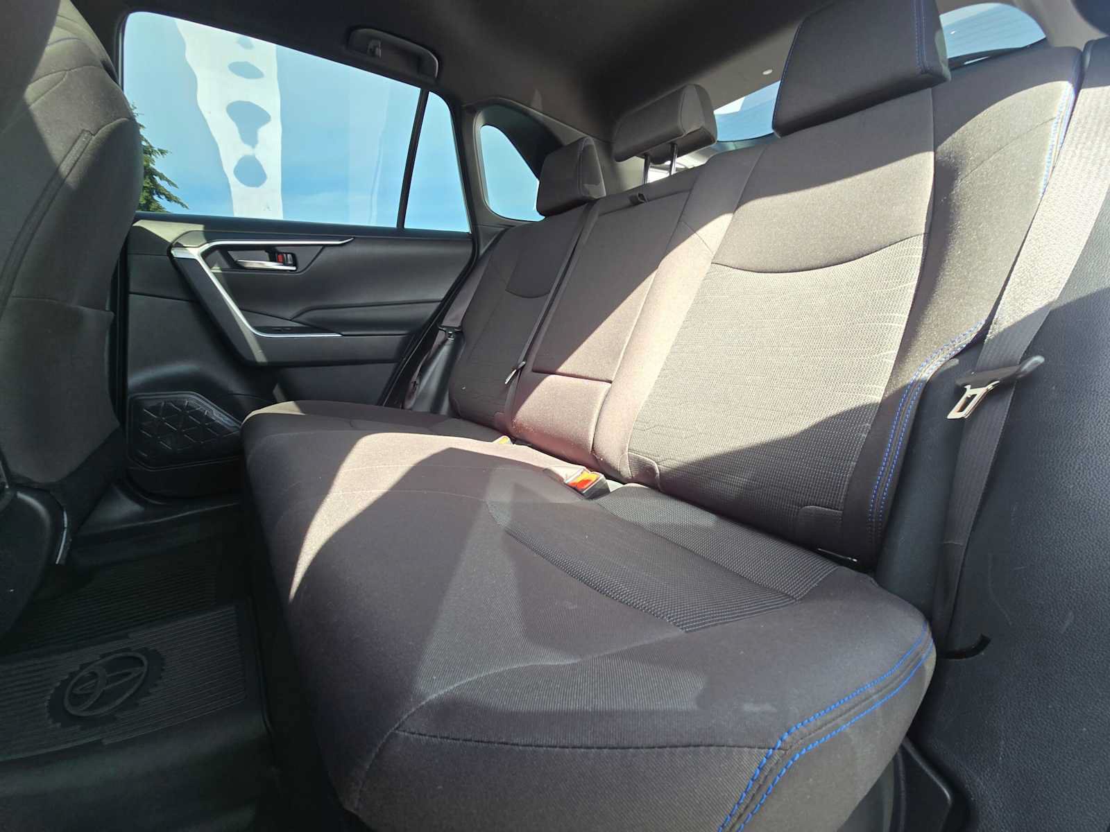 Used 2023 Toyota RAV4 SE w/ Convenience Package AWD/4WD image 17