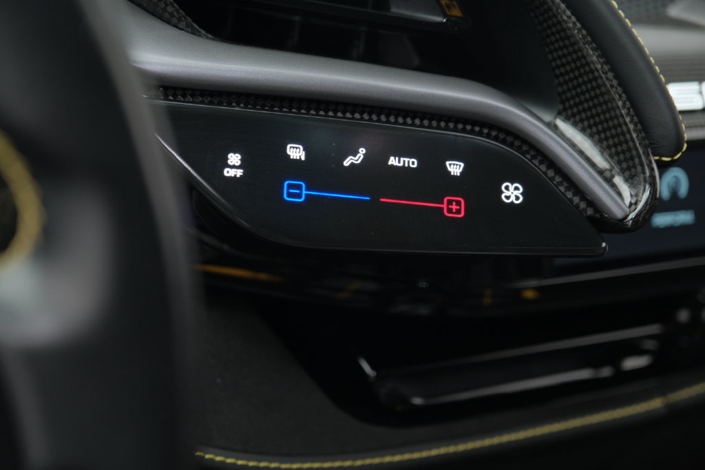 Used 2021 Ferrari SF90 Stradale AWD/4WD image 39