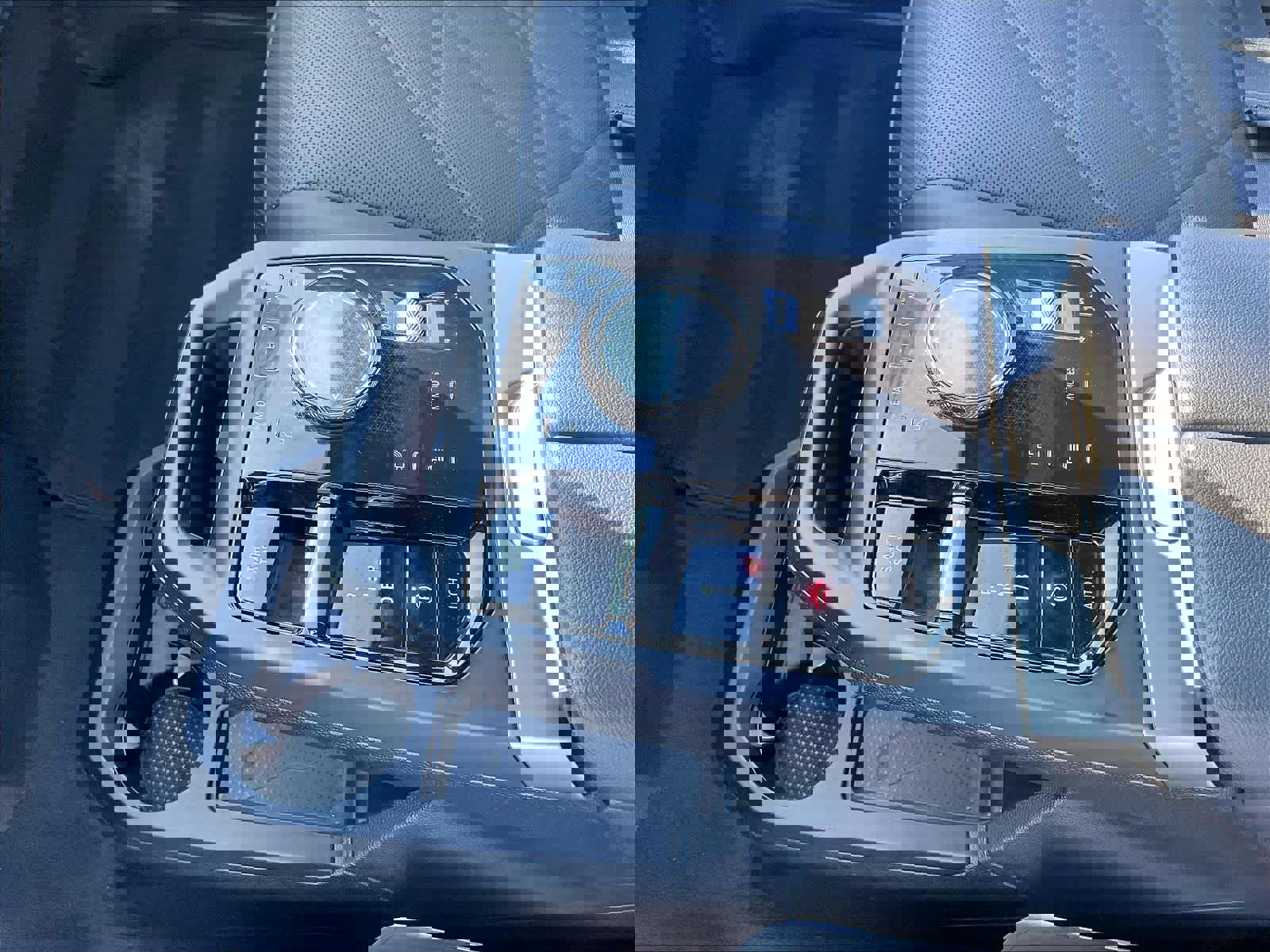 Used 2025 BMW iX xDrive50 image 18