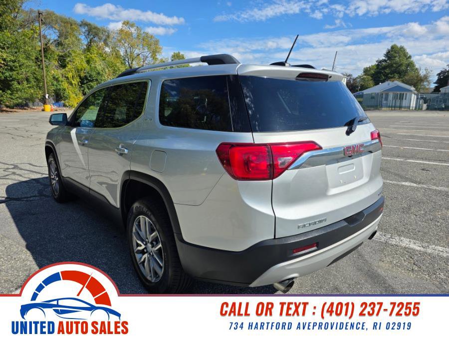Used 2017 GMC Acadia SLE image 3