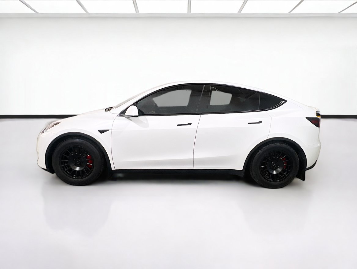 Used 2023 Tesla Model Y Performance AWD/4WD image 22