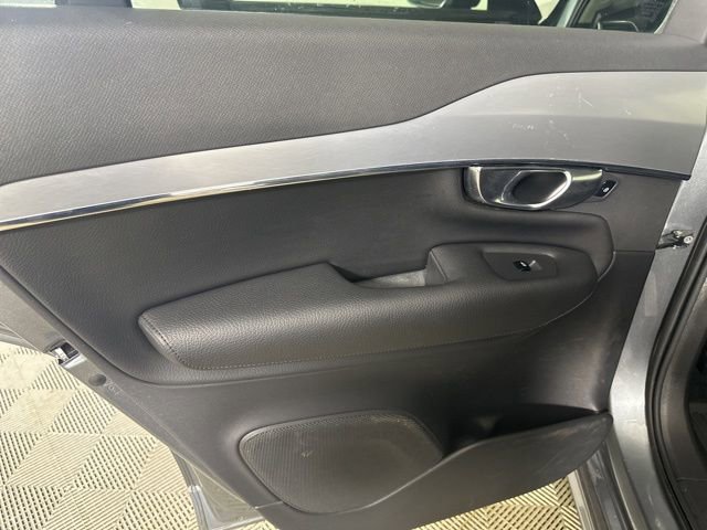 Used 2018 Volvo XC90 T5 Momentum w/ Convenience Package AWD/4WD image 11