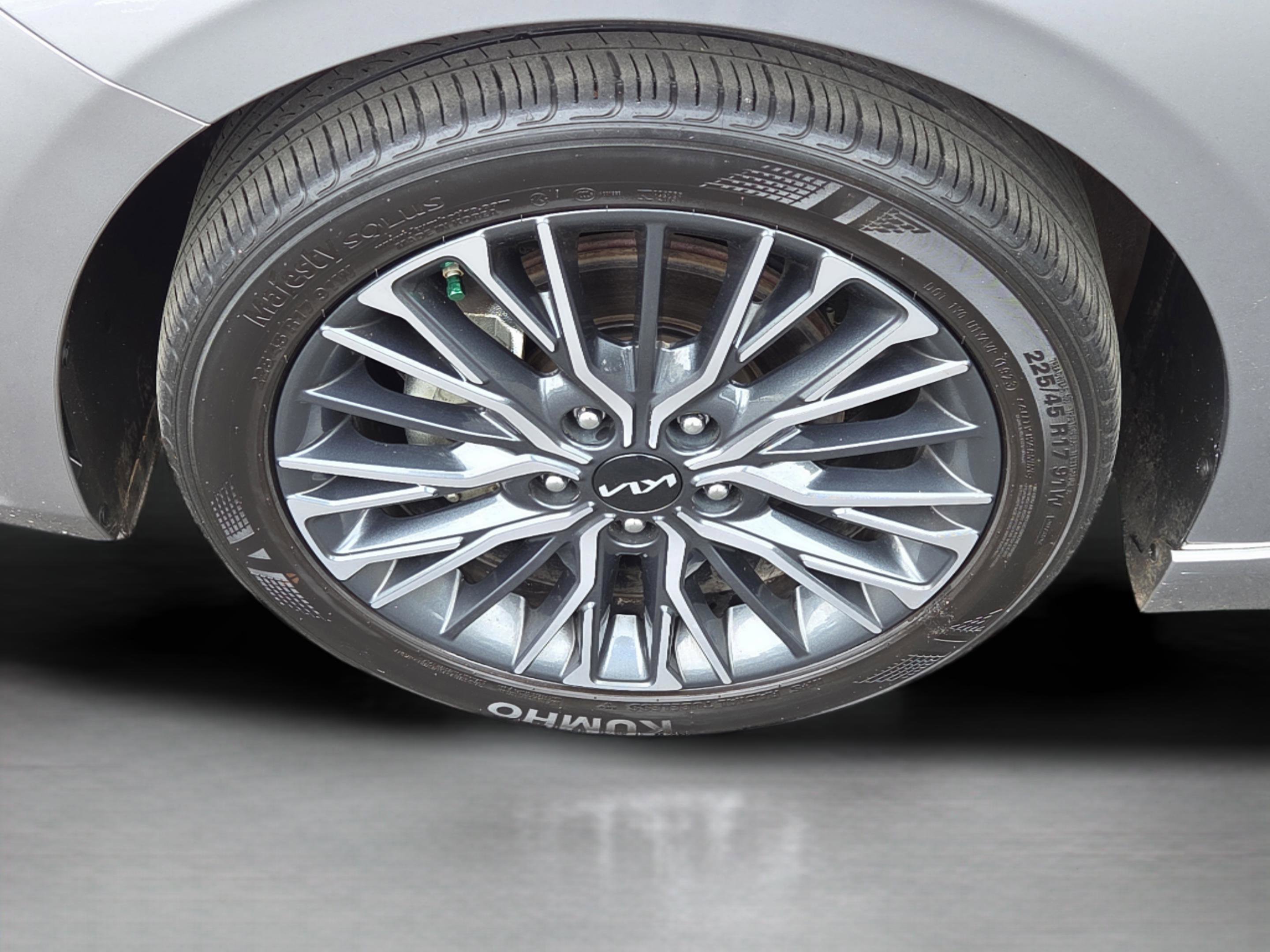 Used 2024 Kia Forte GT-Line image 9