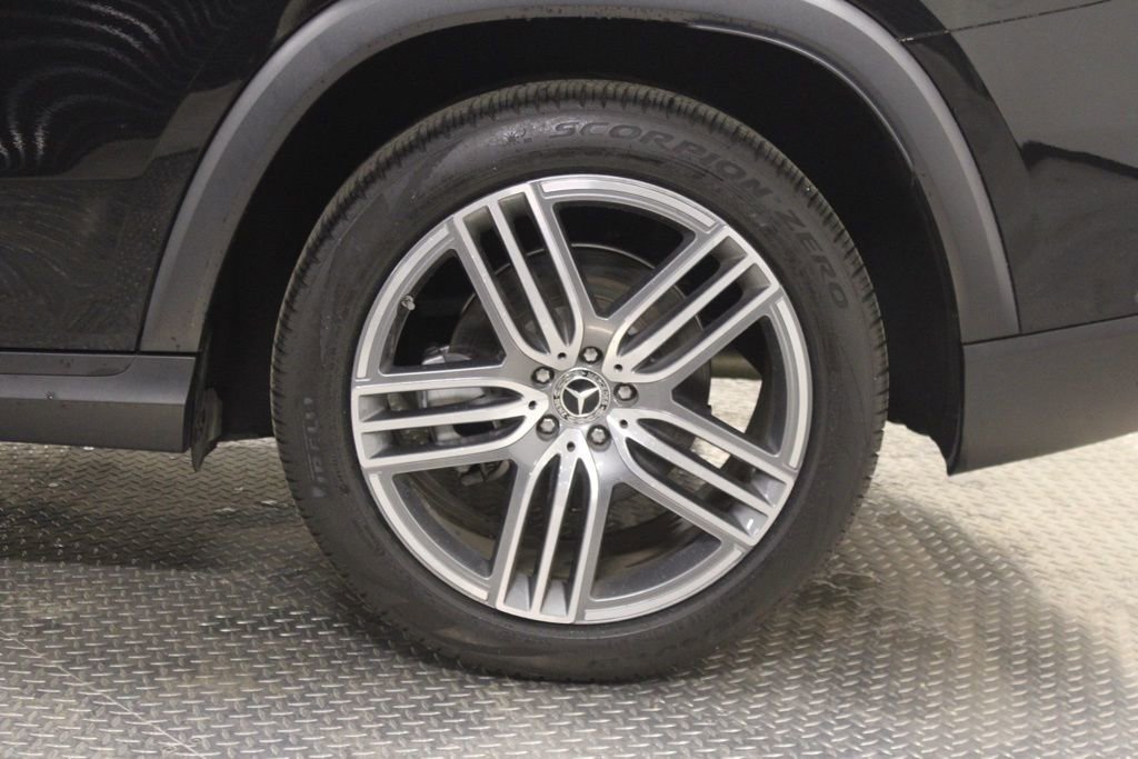 Used 2024 Mercedes-Benz GLS 450 4MATIC image 19