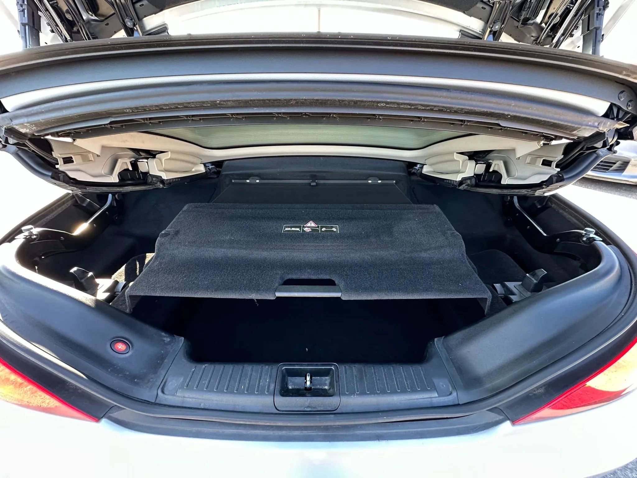 Used 2015 Mercedes-Benz SL 550 w/ Driver Assistance Package image 34