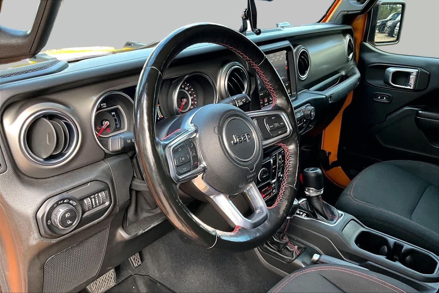 Used 2021 Jeep Gladiator Rubicon AWD/4WD image 17