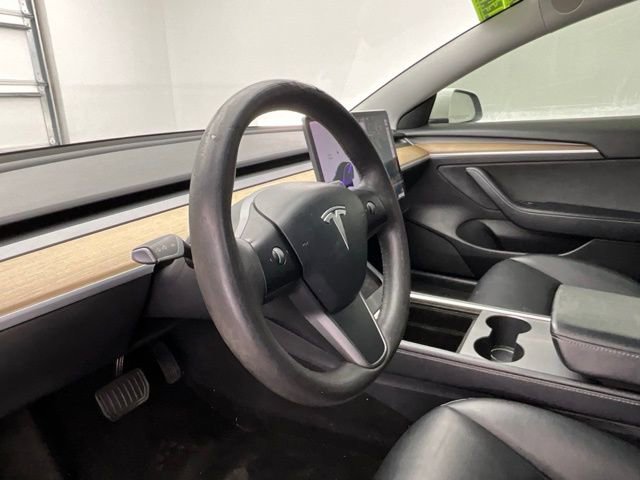 Used 2021 Tesla Model 3 Standard Range Plus image 14