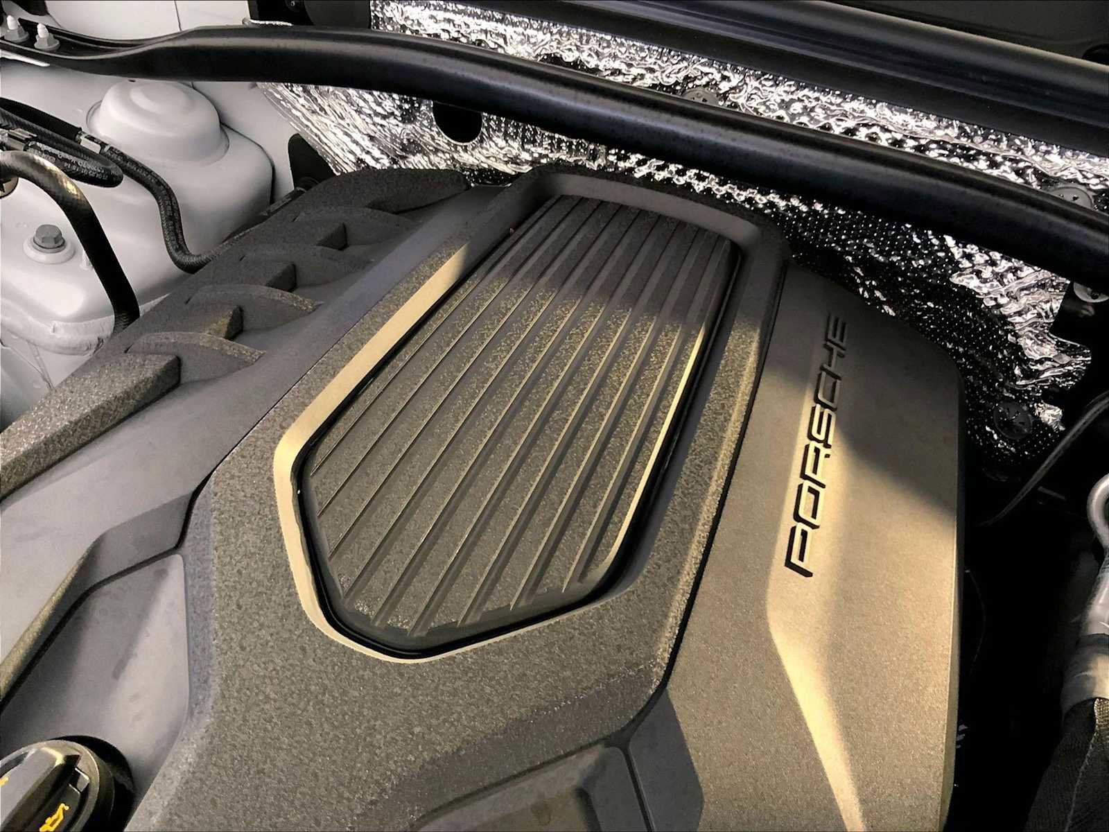 Certified 2026 Porsche Macan AWD/4WD image 33