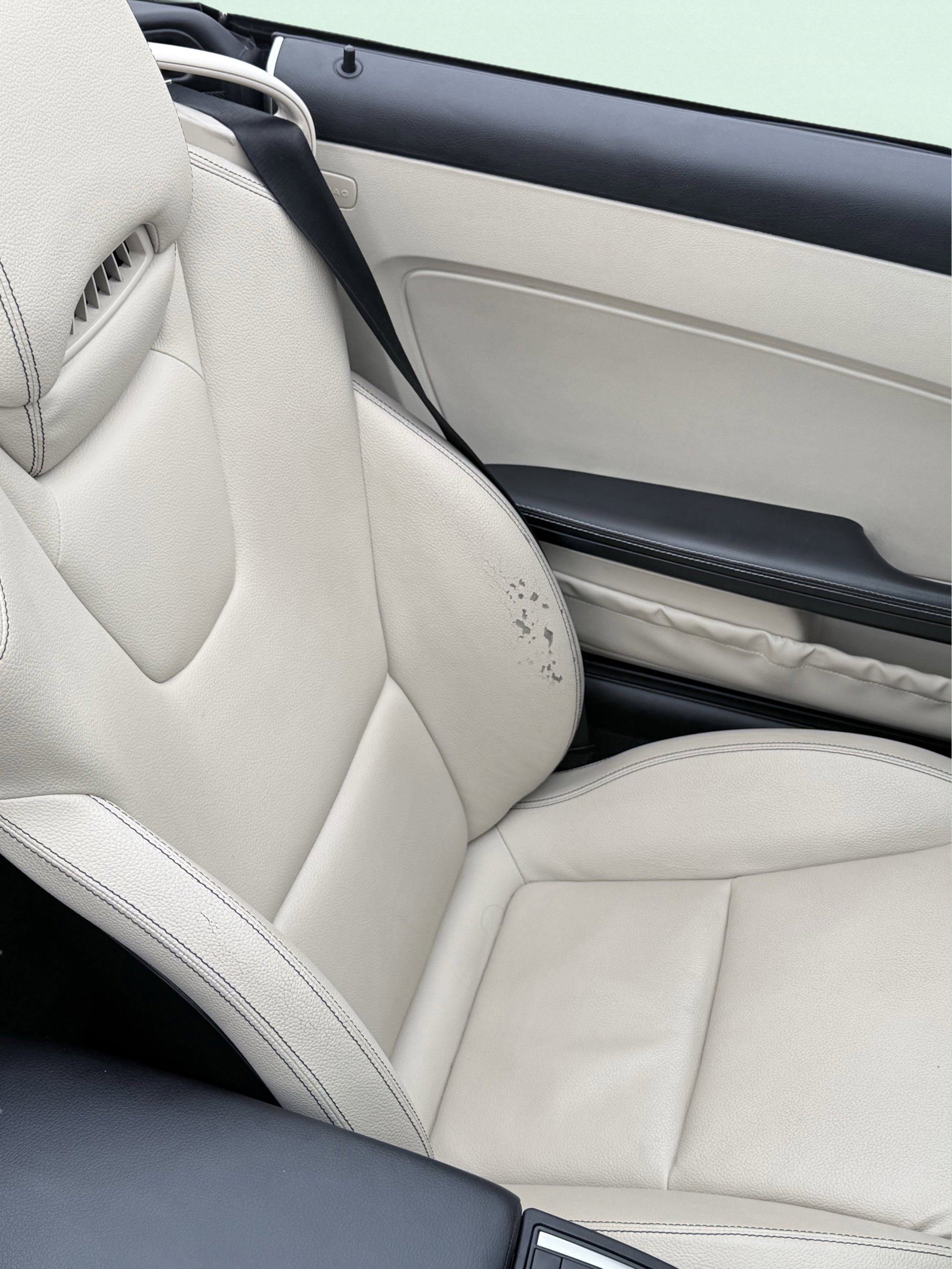 Used 2020 Mercedes-Benz SLC 300 w/ Premium Package image 25