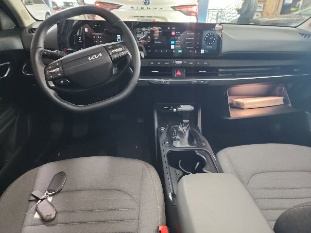 Certified 2025 Kia K4 EX FWD image 5