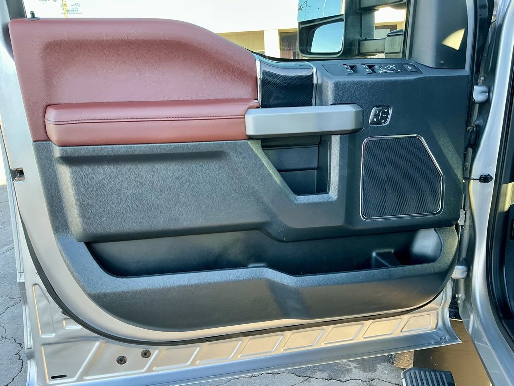 Used 2022 Ford F350 Platinum image 44