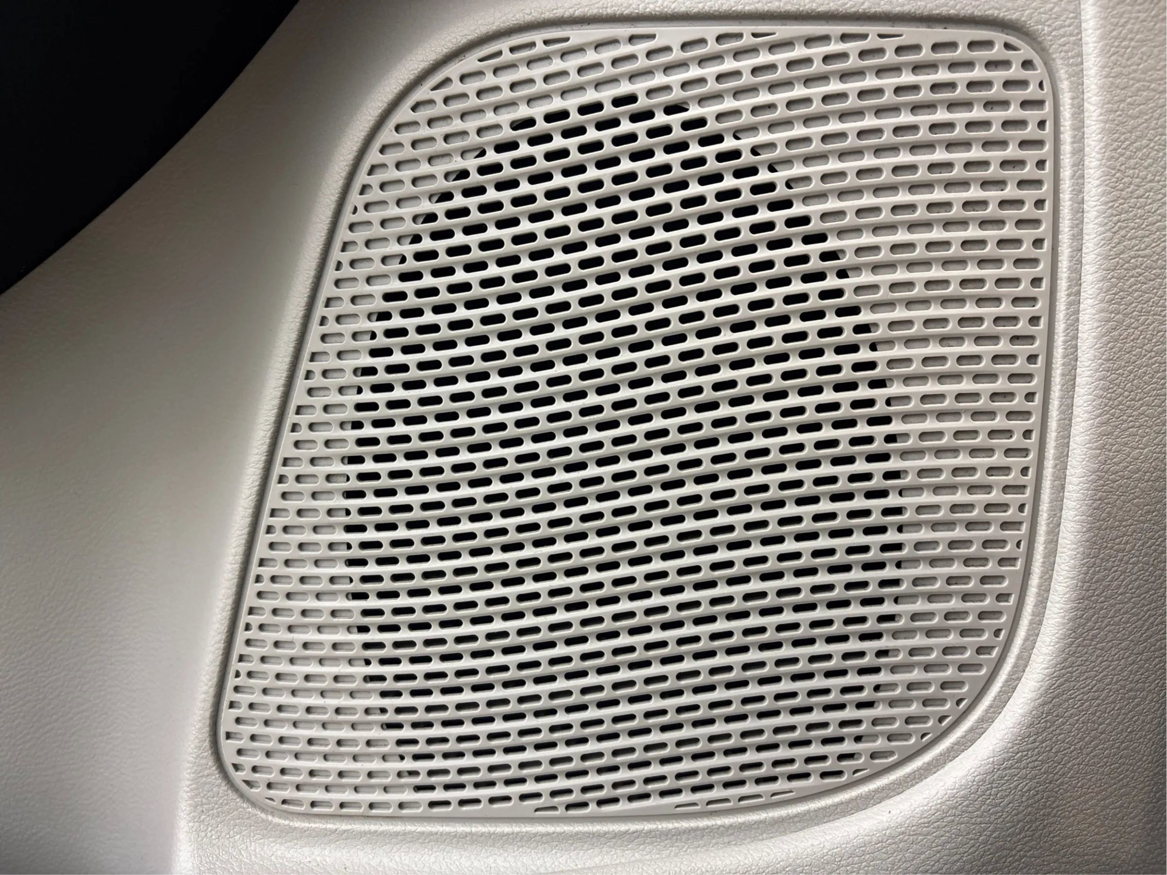 Used 2021 Chrysler Pacifica Touring-L image 36