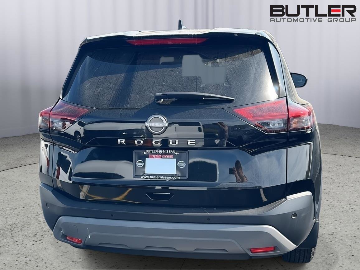 Used 2023 Nissan Rogue S image 9