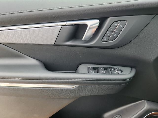 New 2025 Buick Enclave Sport Touring w/ Super Cruise Package FWD image 32