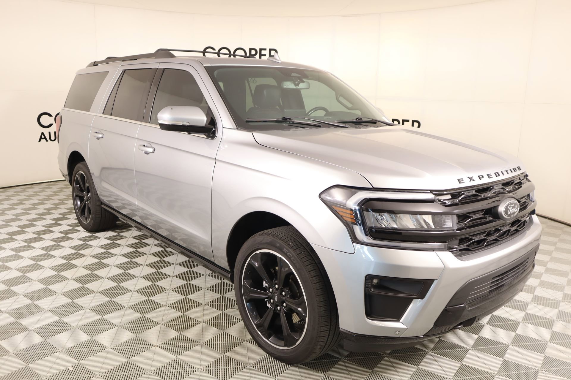 Used 2022 Ford Expedition Max Limited image 1