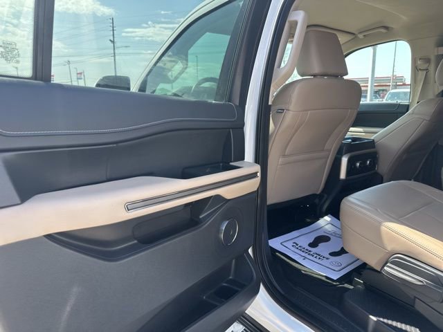 Used 2024 Ford Expedition Max XLT image 30