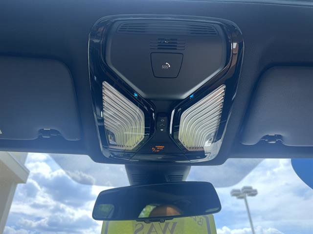 New 2024 BMW 330i xDrive Sedan w/ Convenience Package image 16