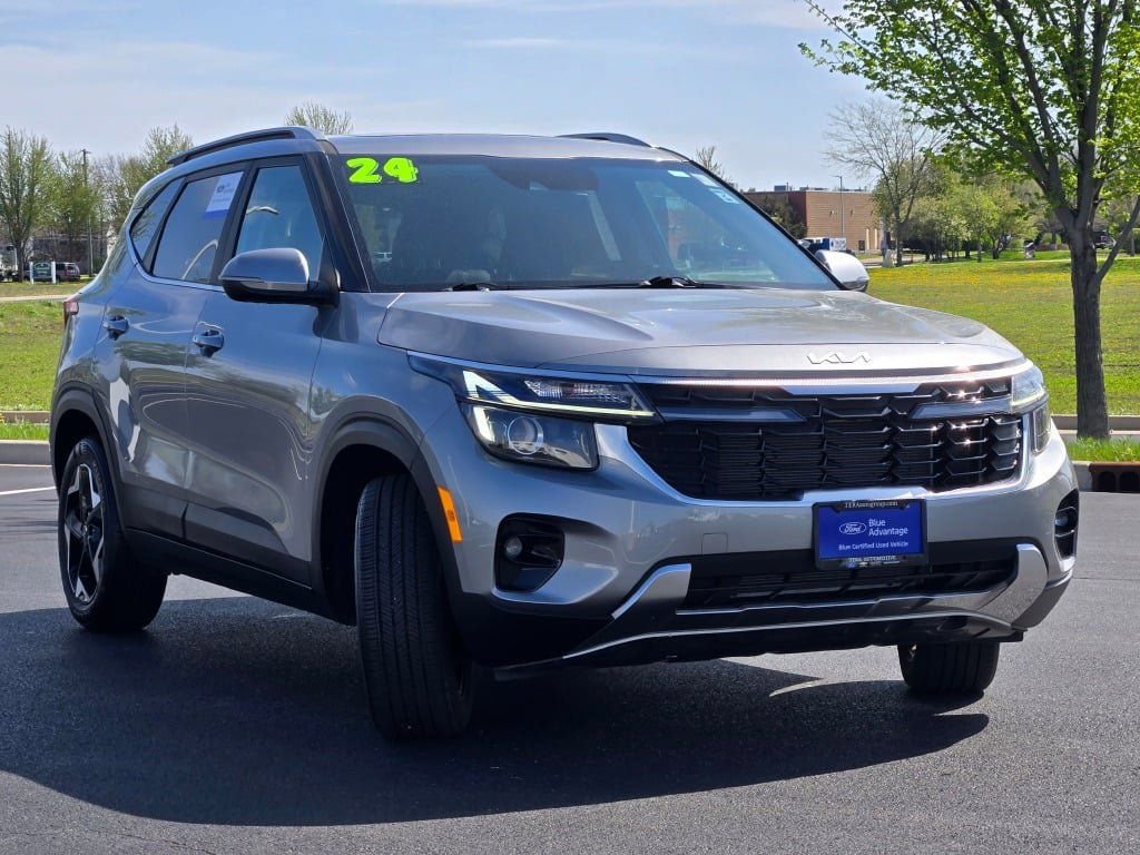 Used 2024 Kia Seltos EX image 4