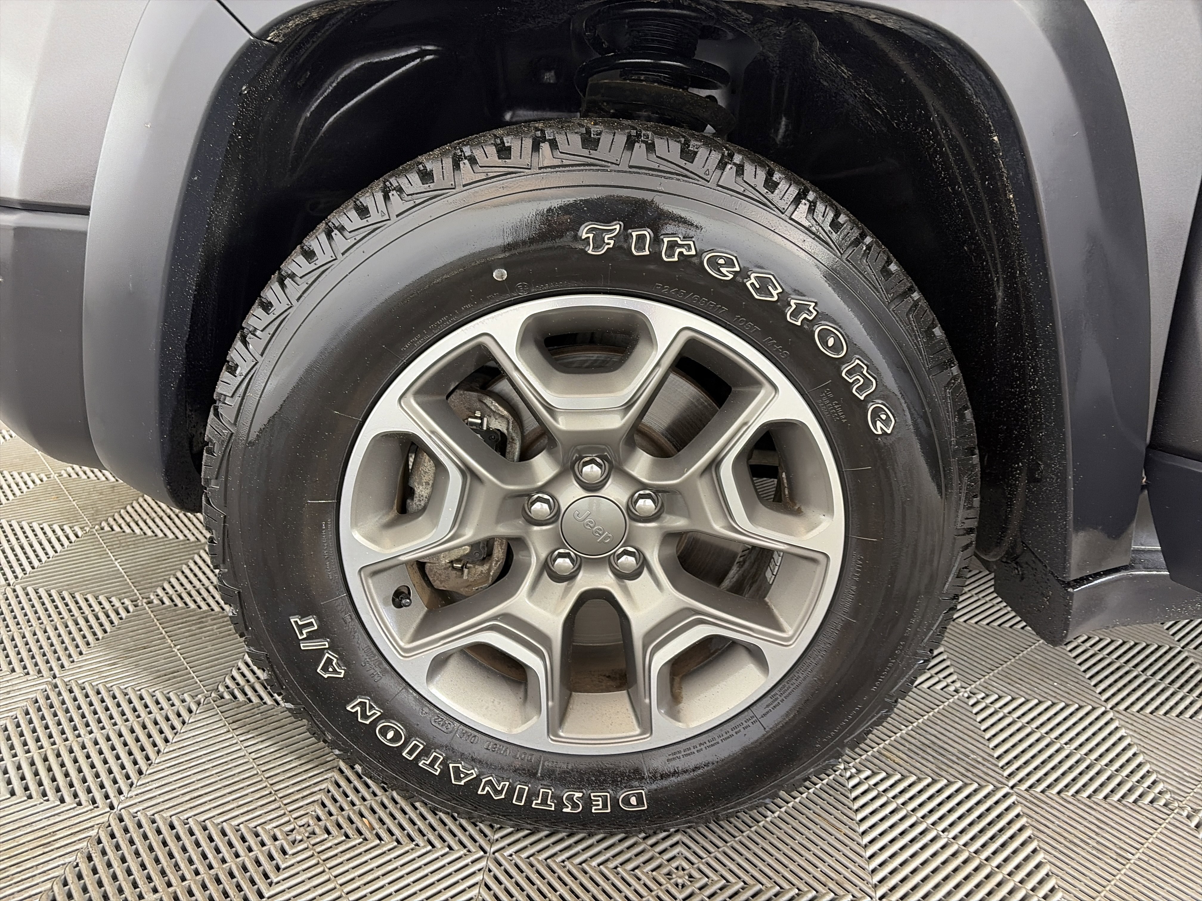 Used 2022 Jeep Cherokee Trailhawk w/ Premium Leather Package image 13