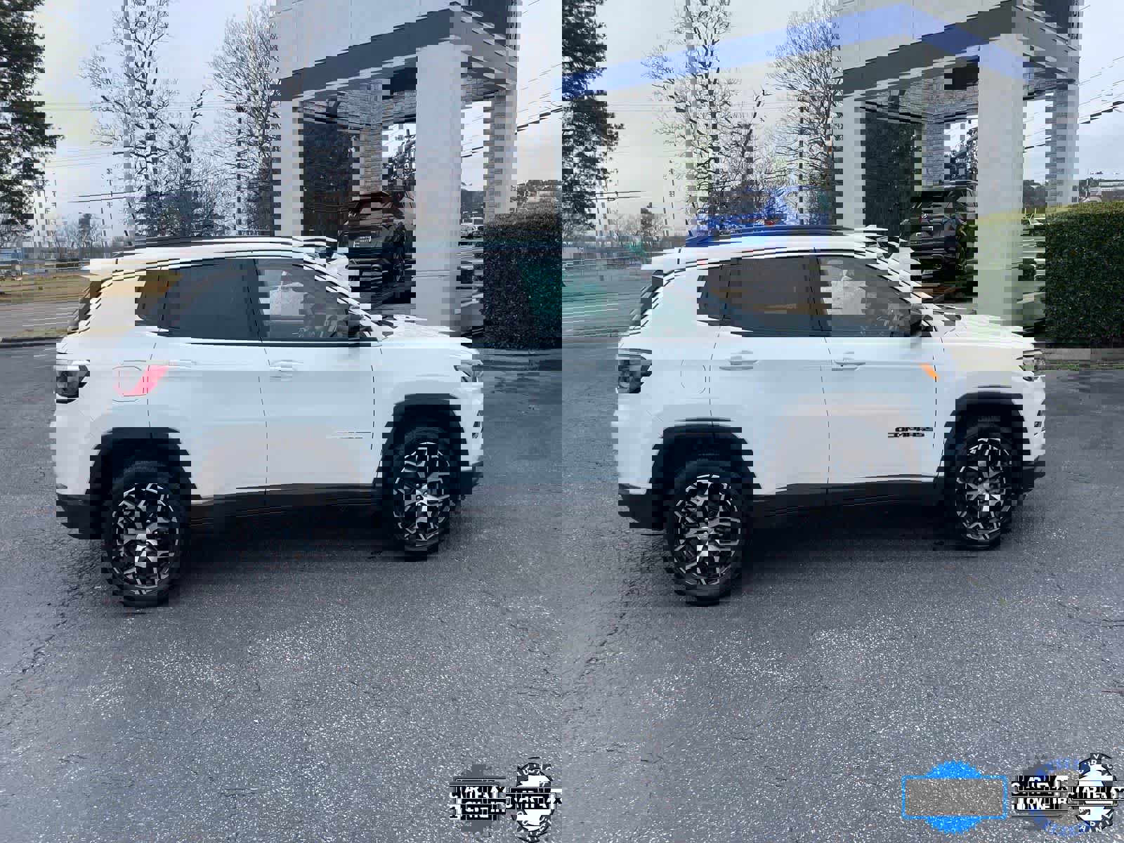 Used 2024 Jeep Compass Latitude image 6