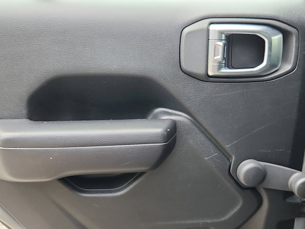 Used 2021 Jeep Gladiator Sport image 19