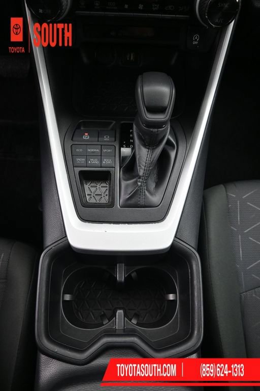 Used 2025 Toyota RAV4 XLE image 19