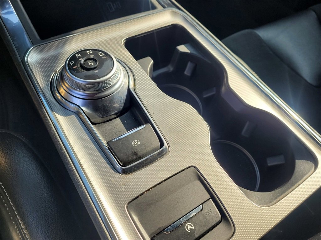 Used 2022 Ford Edge ST image 22