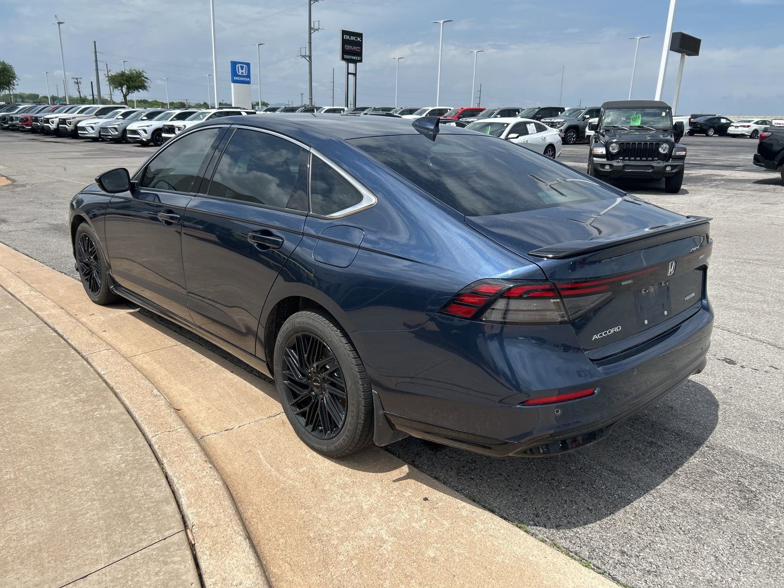 Used 2024 Honda Accord EX-L image 7
