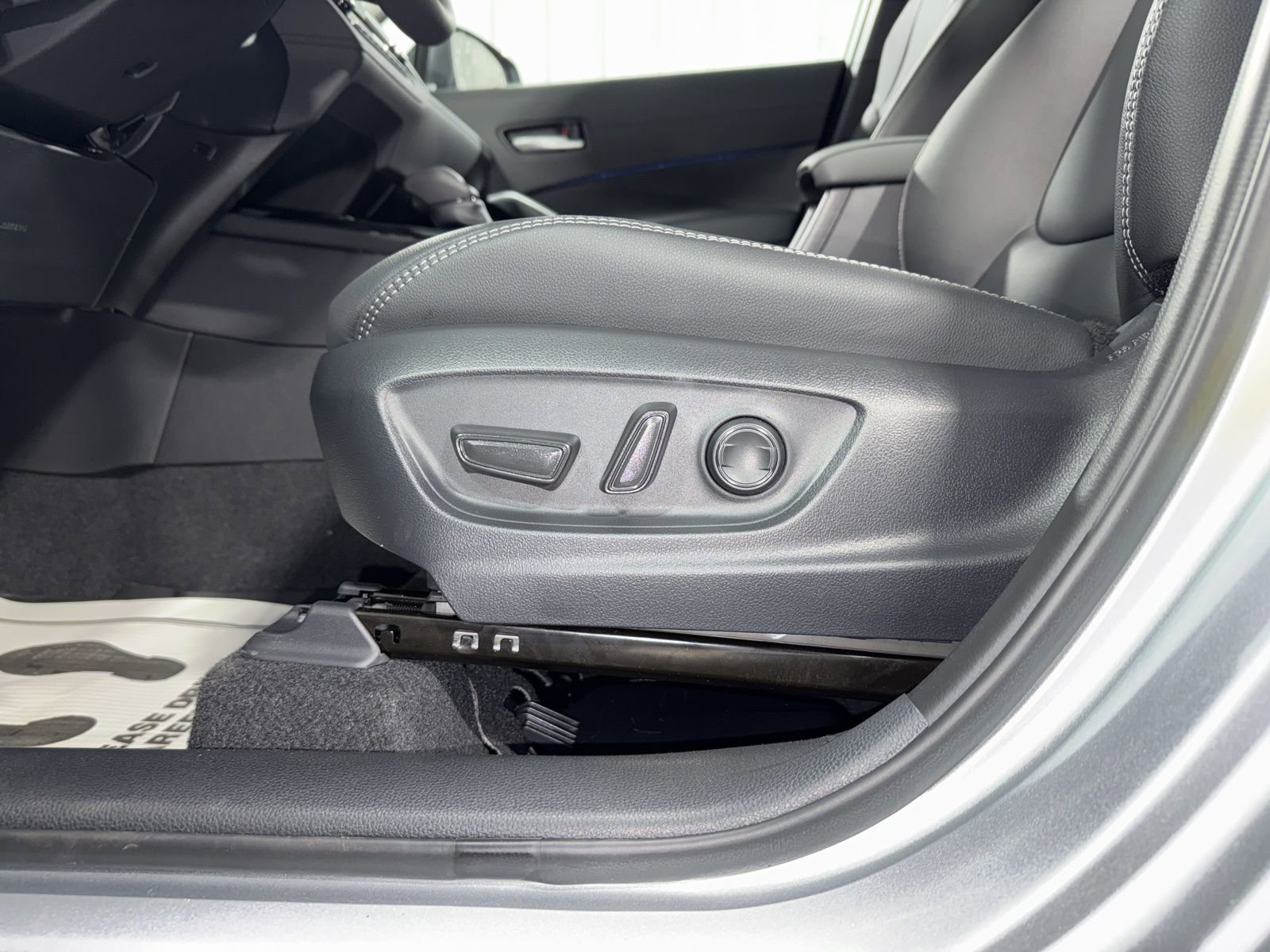 New 2026 Toyota Corolla Cross XLE AWD/4WD image 18