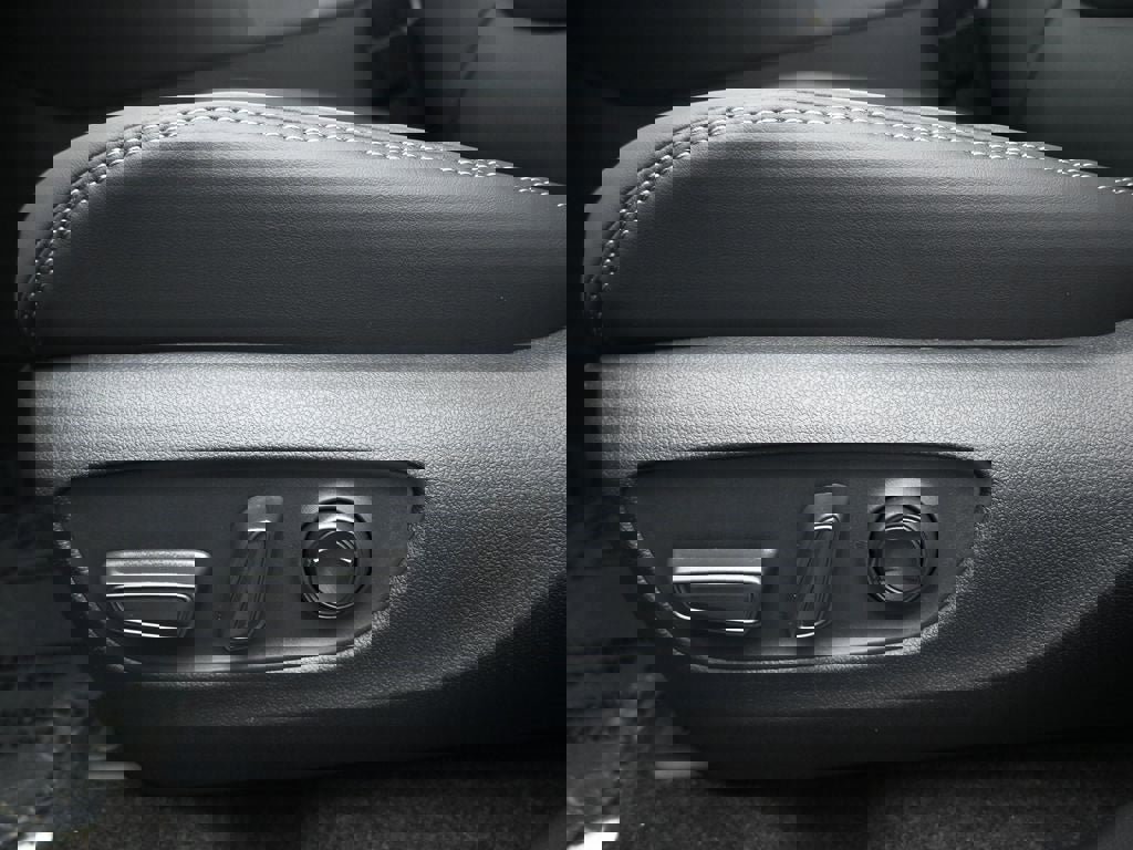 New 2025 Toyota RAV4 XLE Premium w/ Weather Package image 10