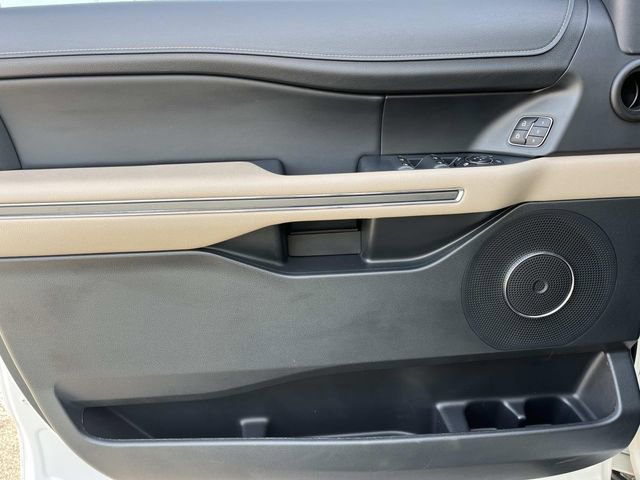 Used 2022 Ford Expedition XLT image 30