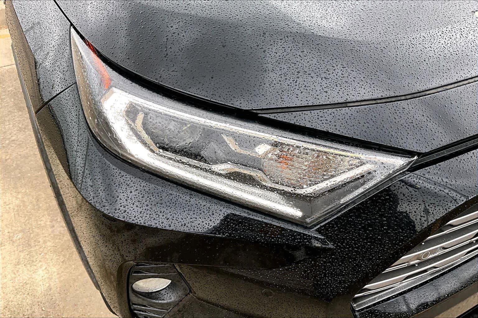 Used 2021 Toyota RAV4 Limited image 28