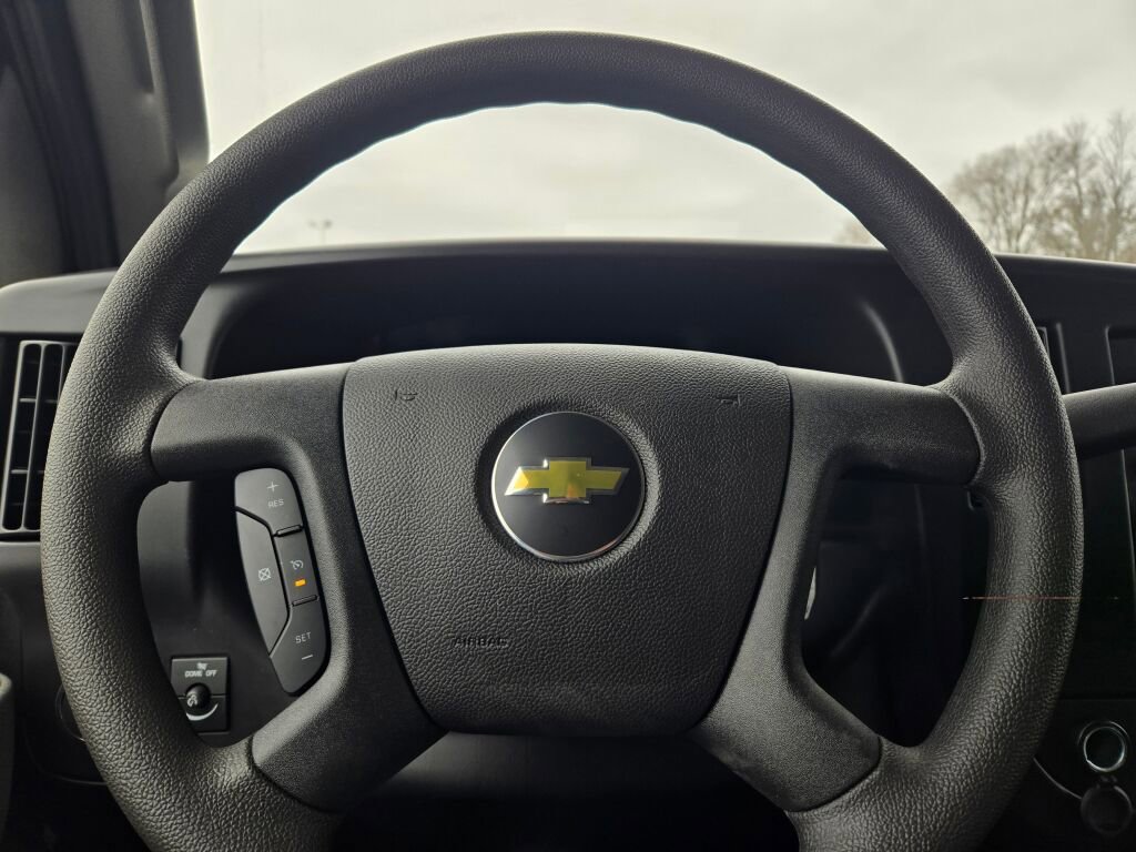 New 2026 Chevrolet Express 2500 image 25