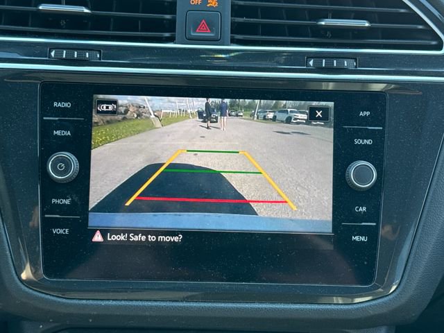 Used 2021 Volkswagen Tiguan SE image 30