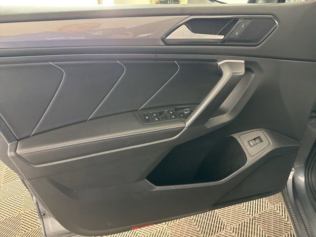 Used 2024 Volkswagen Tiguan SE image 21