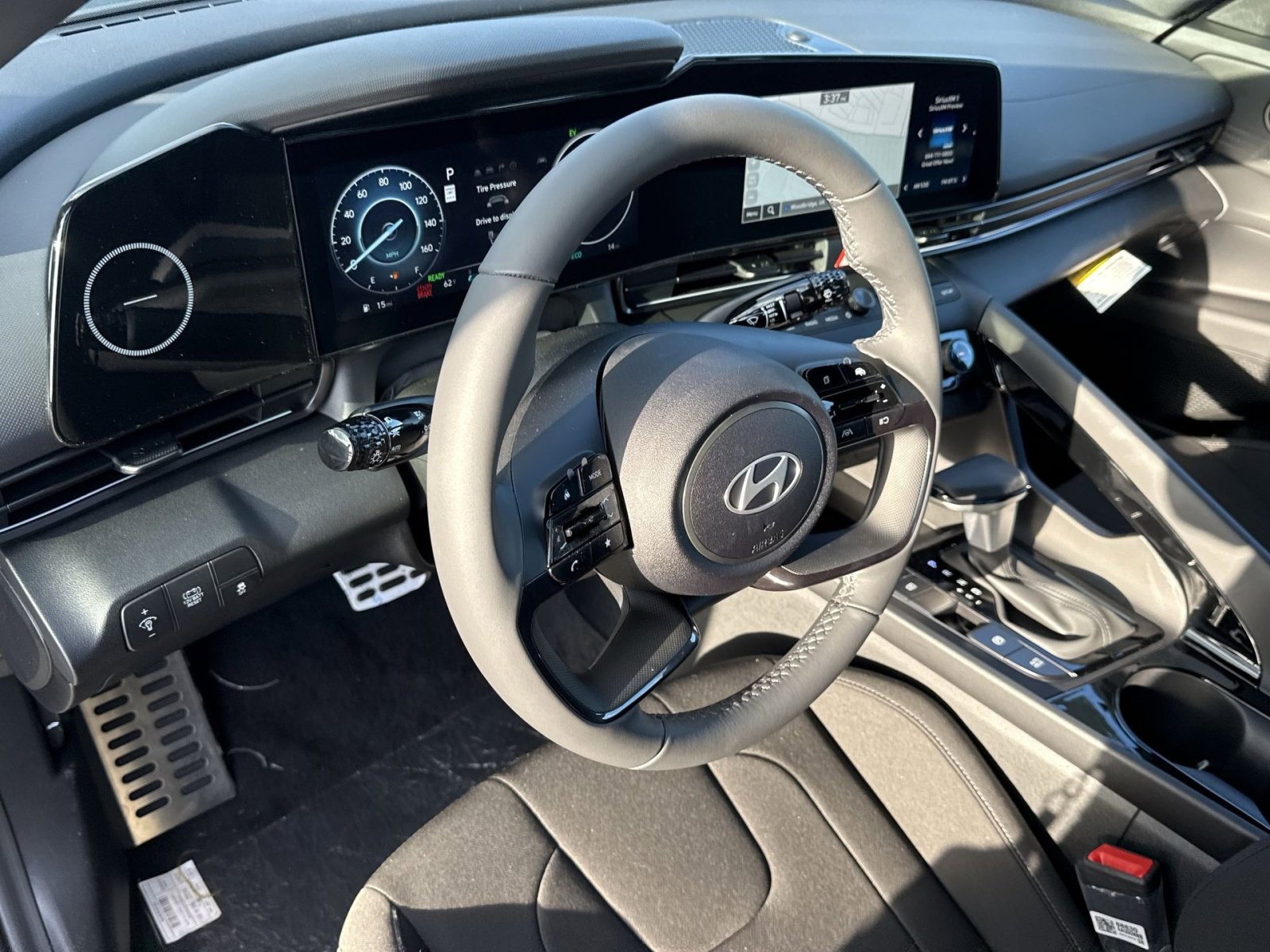 New 2025 Hyundai Elantra SEL image 15