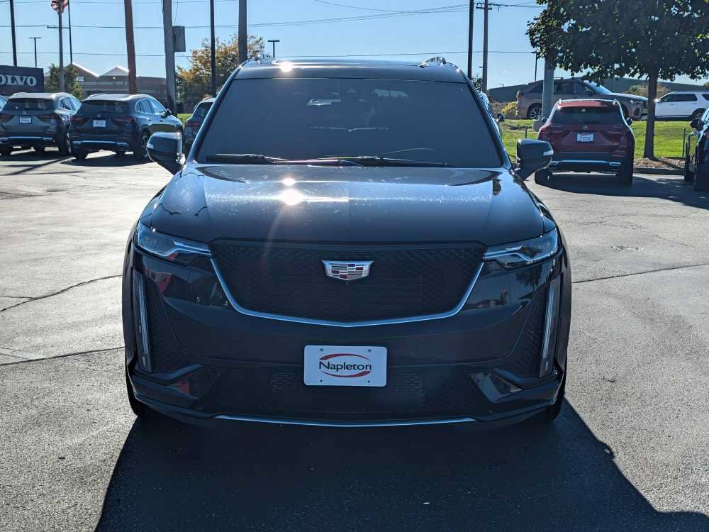 Used 2024 Cadillac XT6 Sport w/ Technology Package AWD/4WD image 2