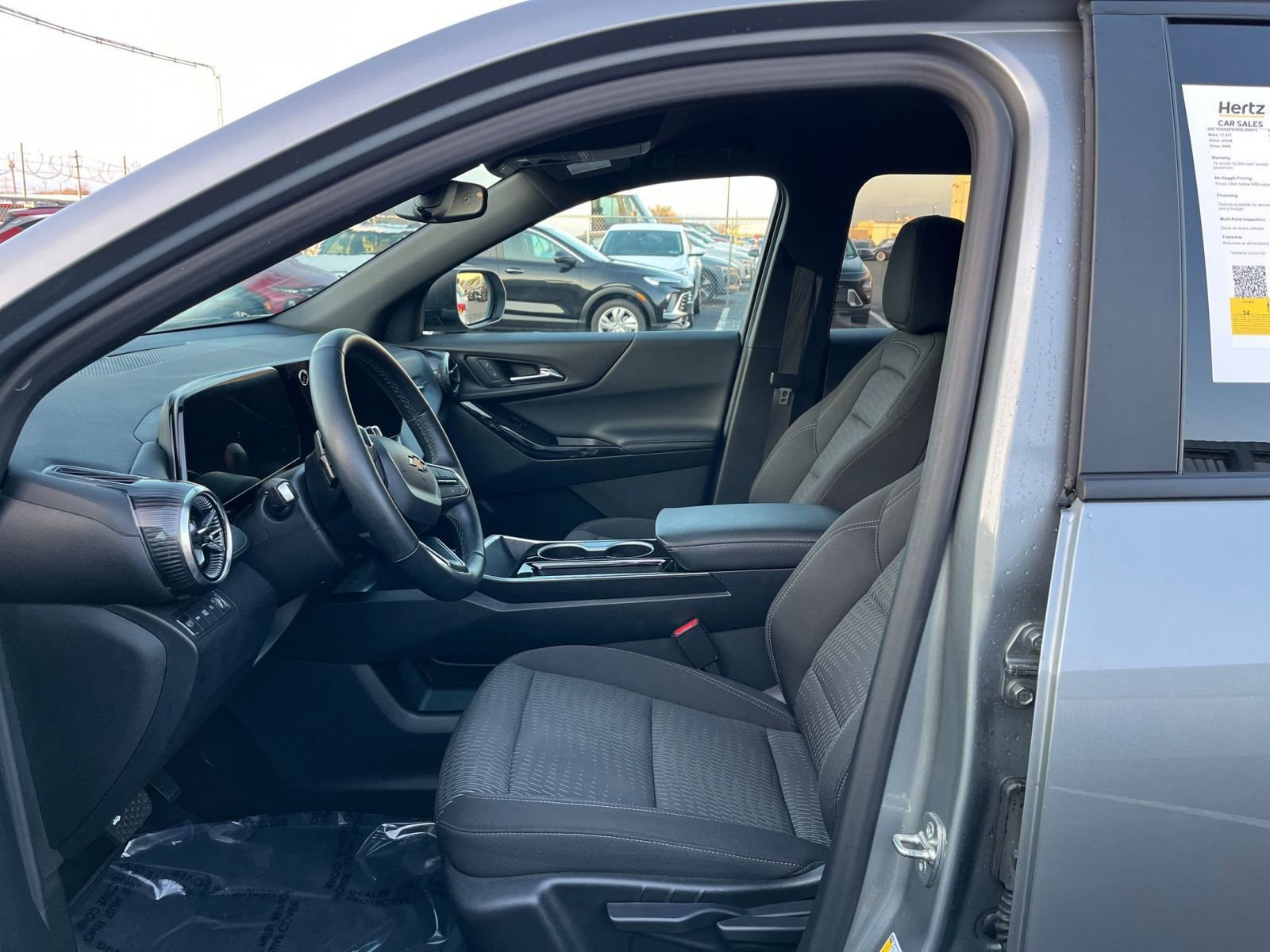 Used 2025 Chevrolet Equinox LT image 25