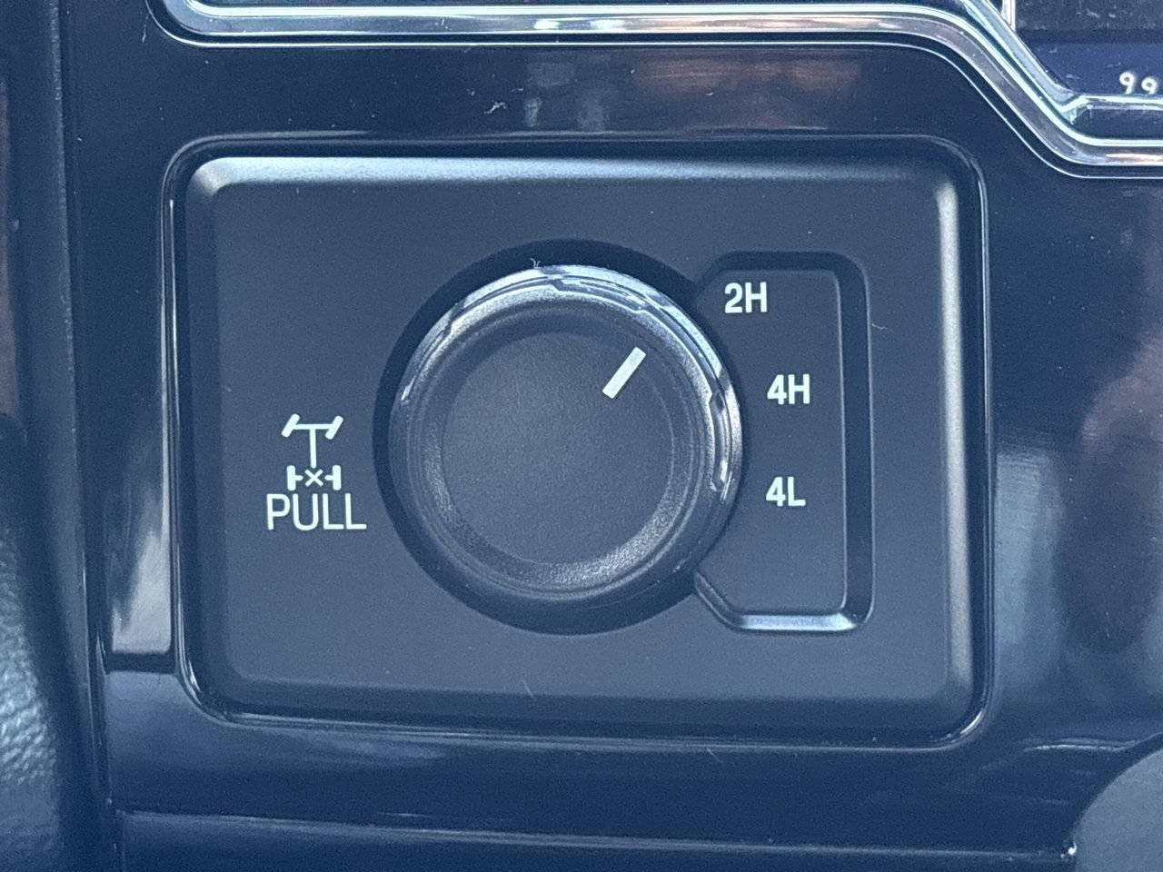 Used 2022 Ford F250 Lariat w/ Black Appearance Package image 25