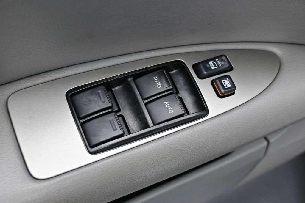 Used 2009 Toyota Avalon FWD image 19