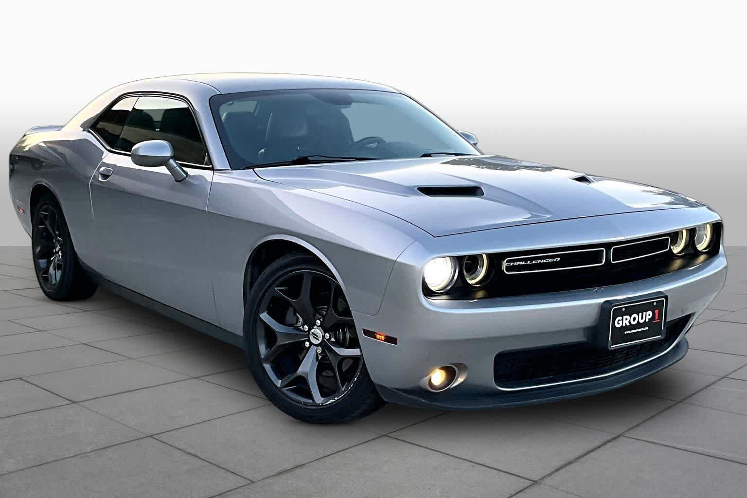 Used 2018 Dodge Challenger SXT Plus RWD image 3