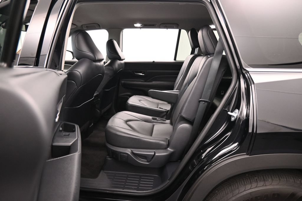 Used 2024 Toyota Grand Highlander FWD image 32