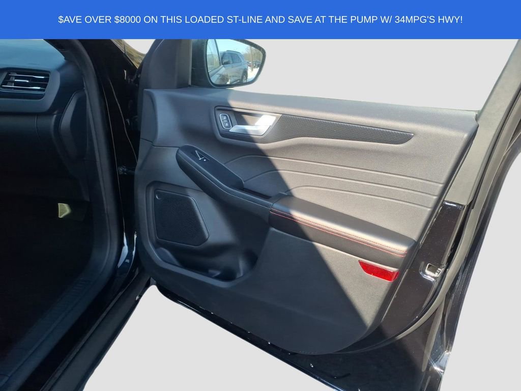 Used 2025 Ford Escape ST-Line image 11